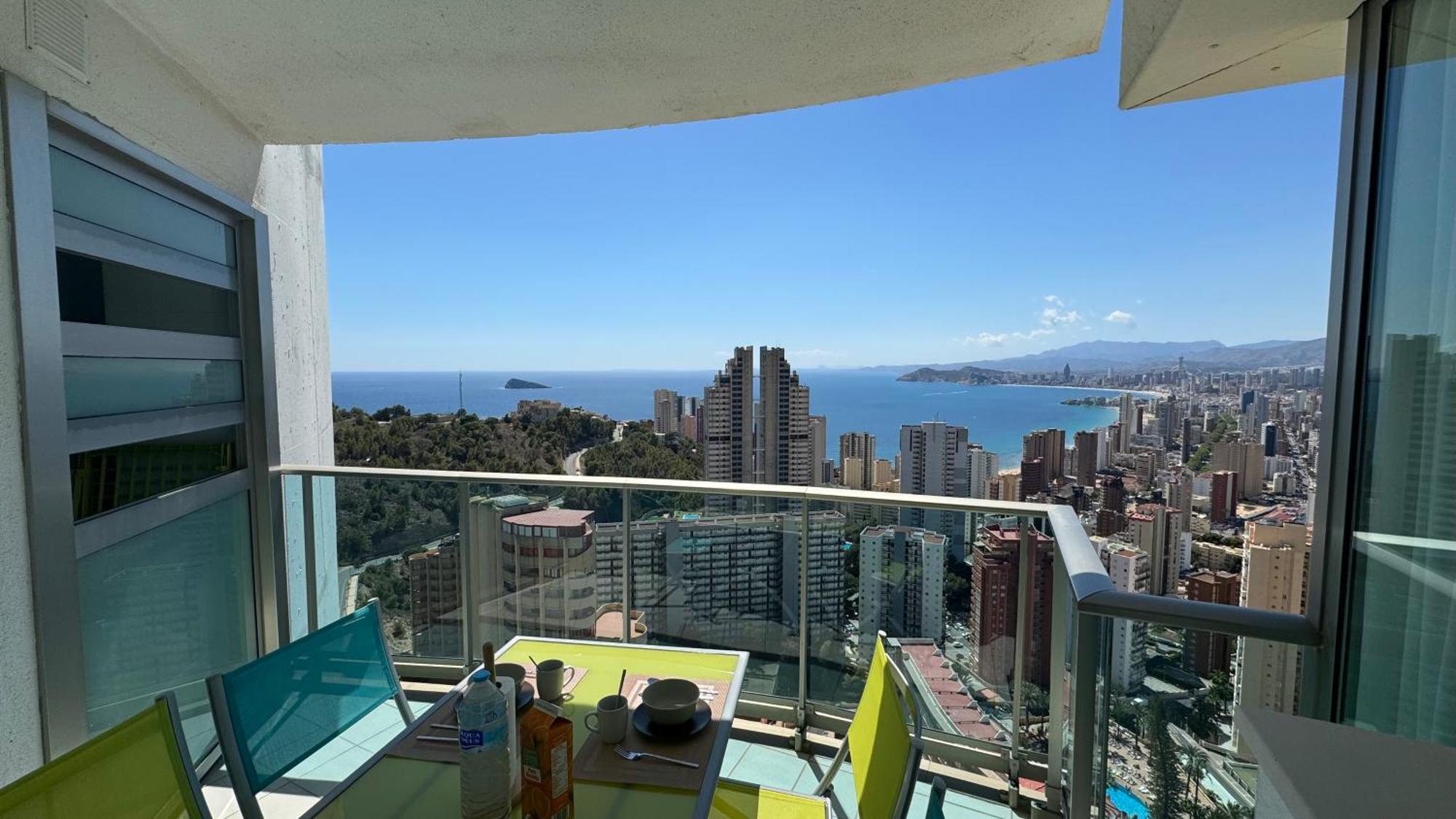 2-Bedroom Apartment With Sea Views Benidorm Dış mekan fotoğraf